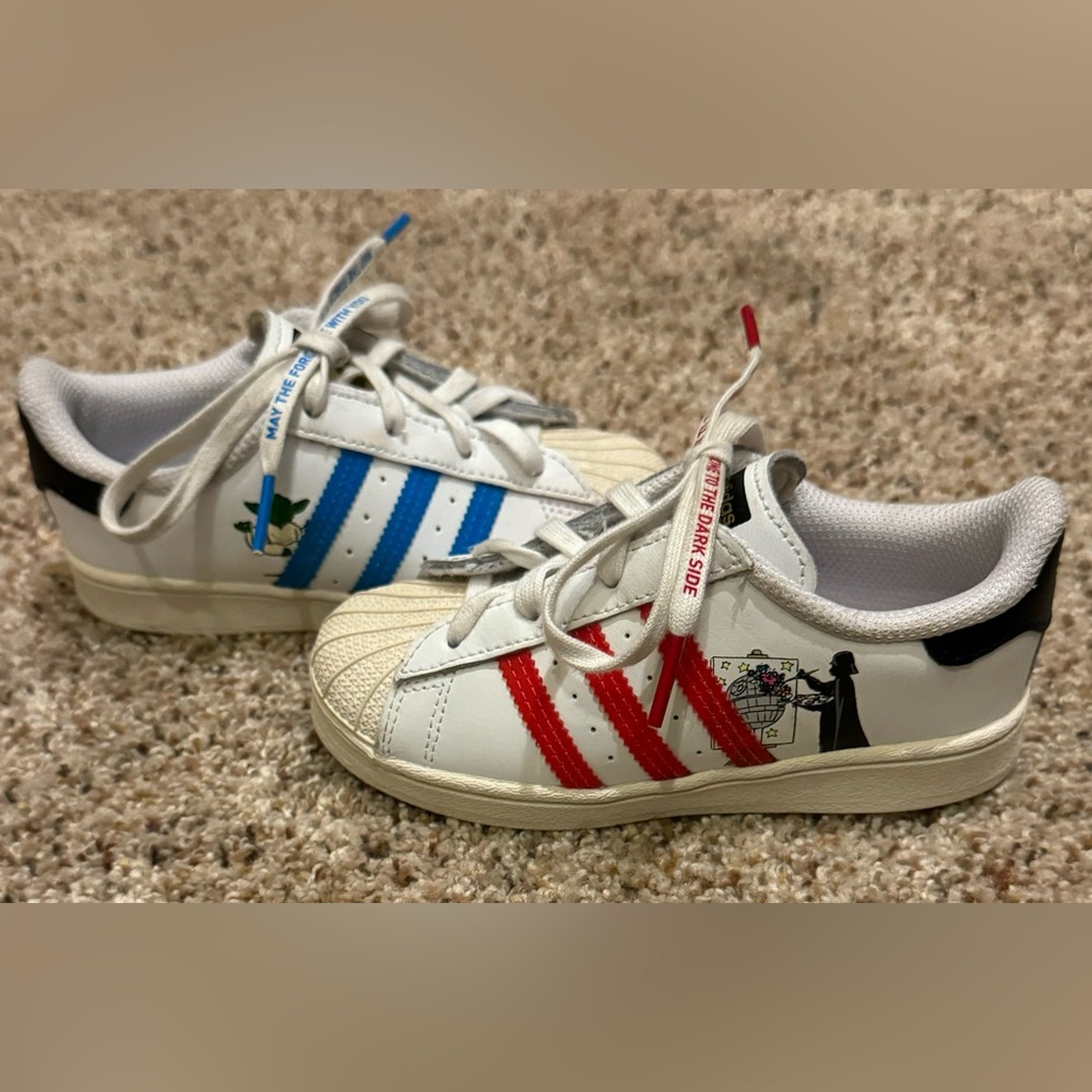EUC/VGUC Size 9 Adidas Superstar Shoes w/ a Star Wars Design - Picture 6 of 16